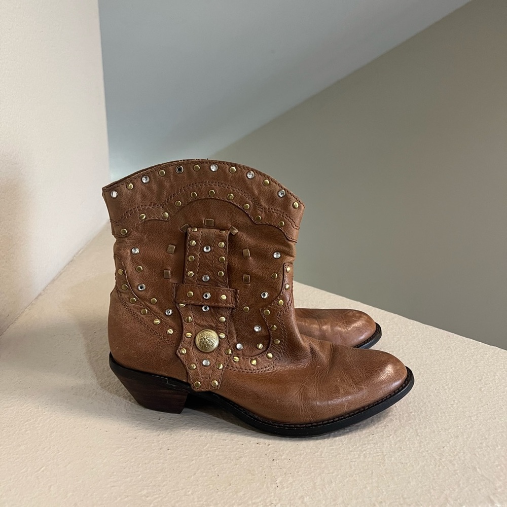 Vince camuto women Cowboy western moto boots. 6.5